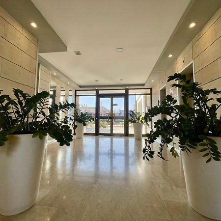 Sea View Suite In Makenzy 라르나카 외부 사진