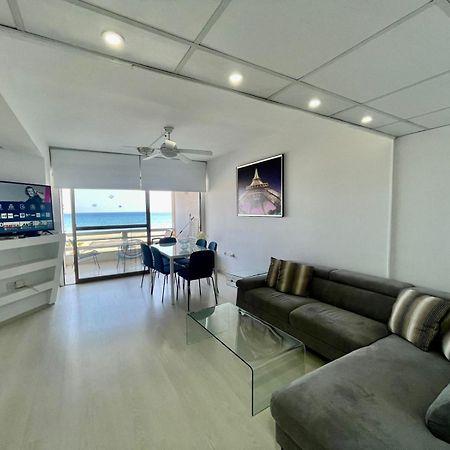 Sea View Suite In Makenzy 라르나카 외부 사진