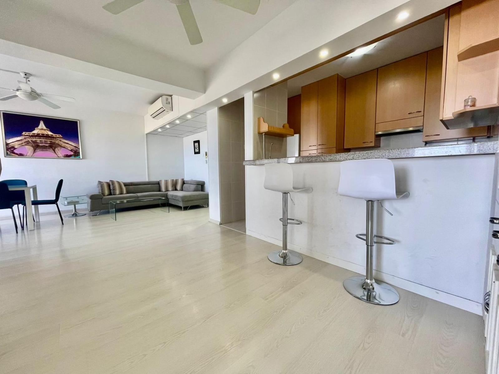 Sea View Suite In Makenzy 라르나카 외부 사진