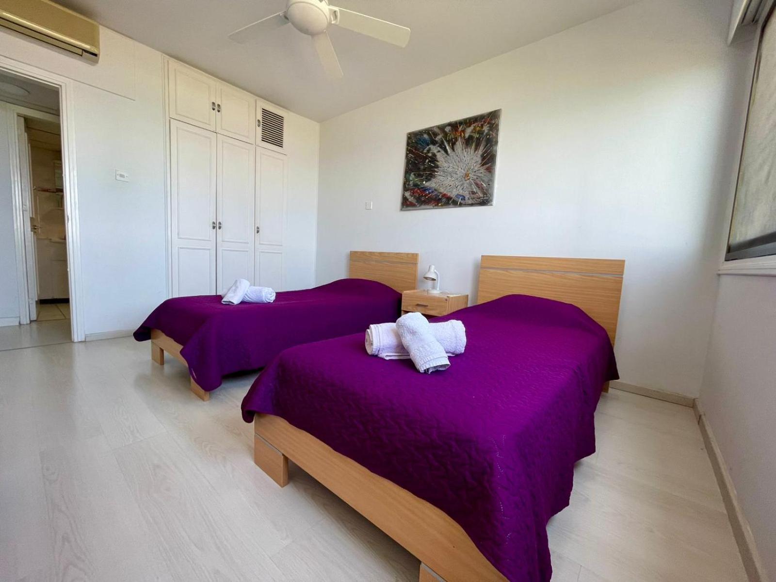 Sea View Suite In Makenzy 라르나카 외부 사진