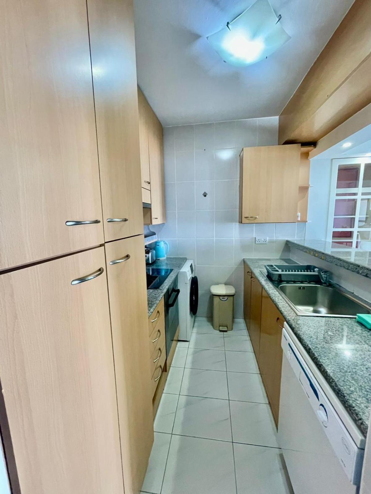 Sea View Suite In Makenzy 라르나카 외부 사진